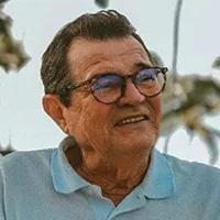 Aperte o Play - Por Petrônio Souto