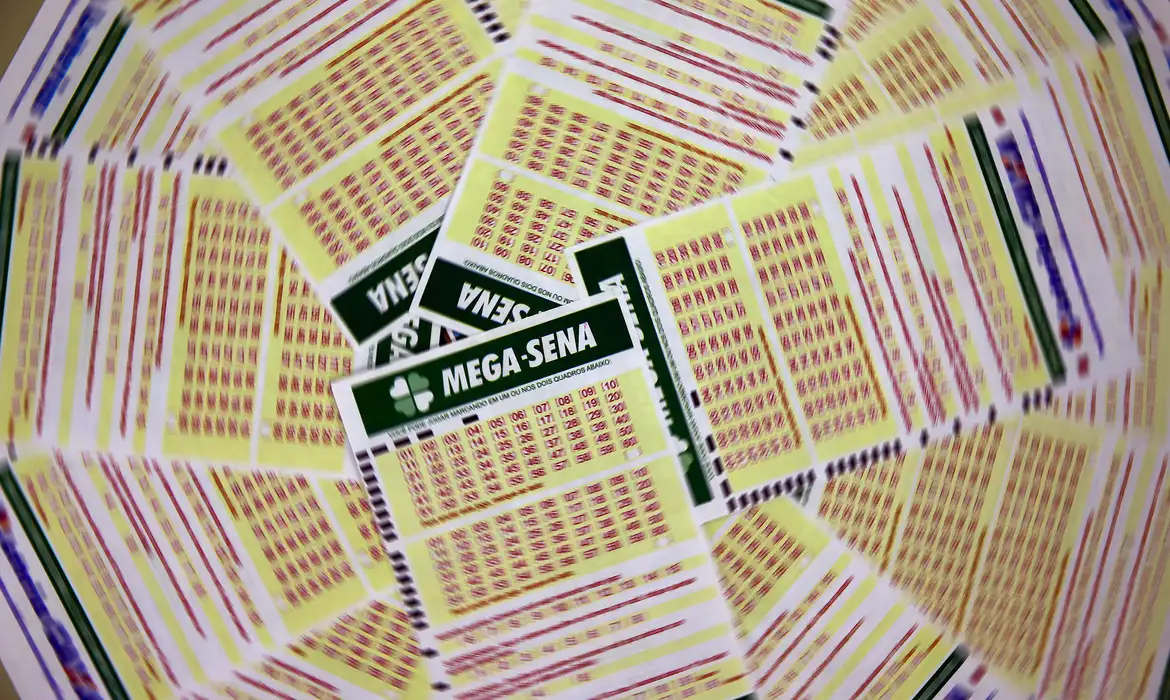 Mega-Sena acumula novamente e prêmio principal vai para R$ 65 milhões