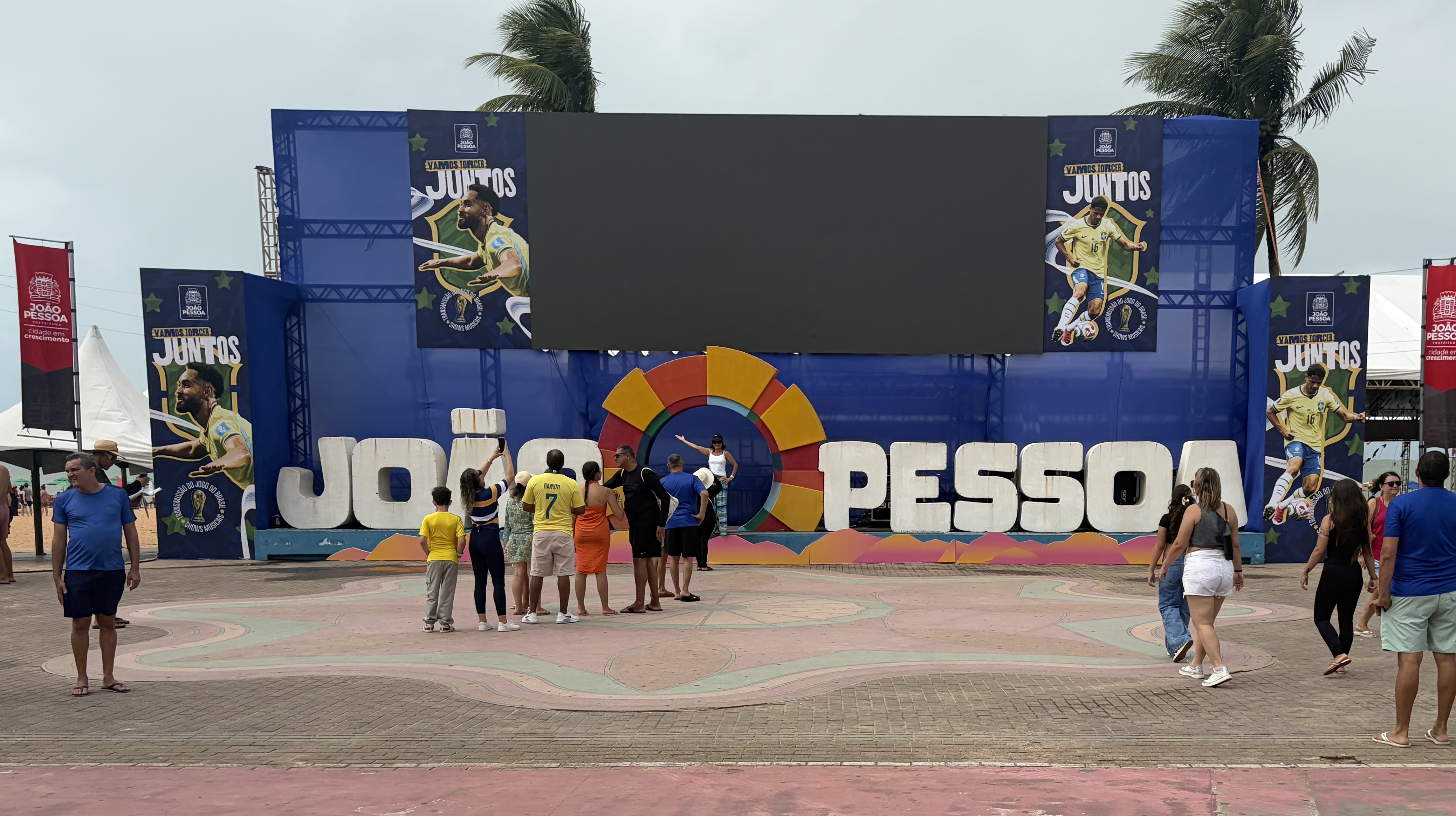 Palco está pronto em Tambaú e tempo deve ajudar festa da torcida para Brasil x Noruega
